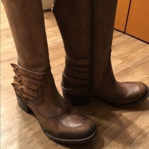 Freebird by Steve Madden Draft Boots - Size 8